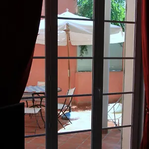 Appartement Avec Patio Et Garage Centre Et Plage, Sanary-sur-Mer