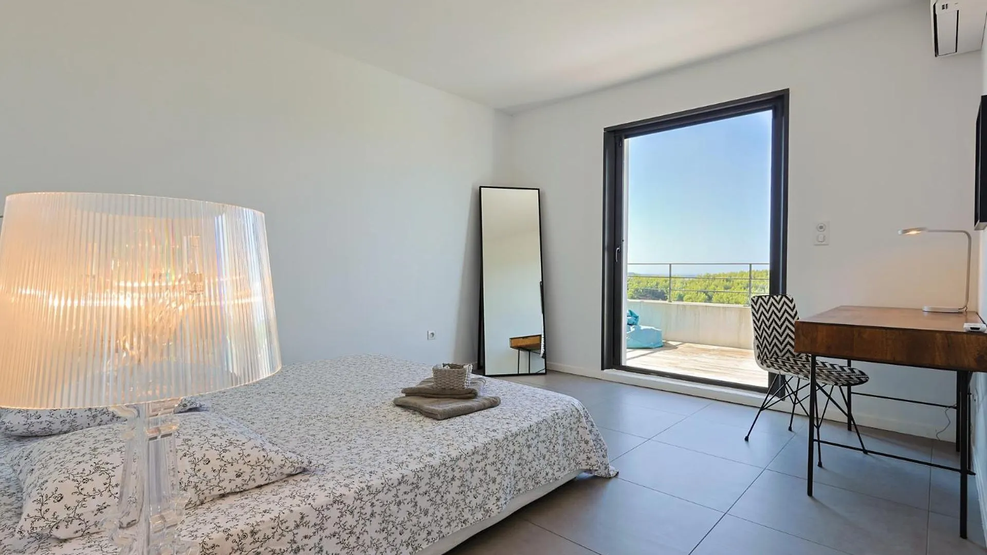 Villa Contemporaine Vue Mer-Vignobles,Piscine-Spa Sanary-sur-Mer